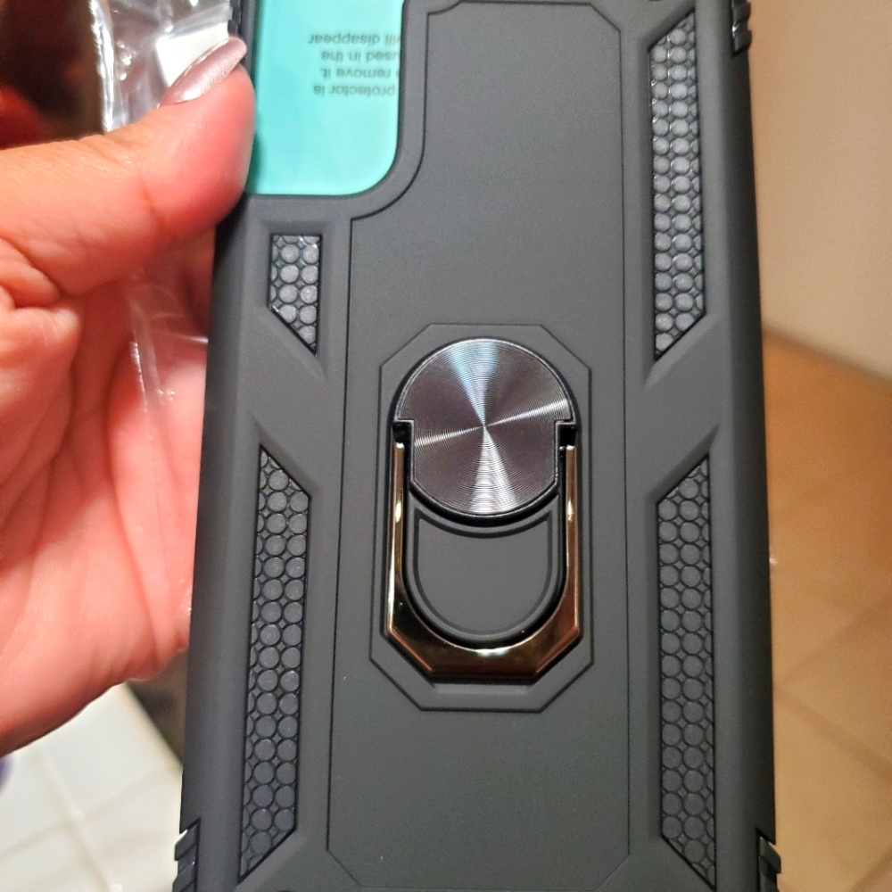 IPhone 12 case and screen protector